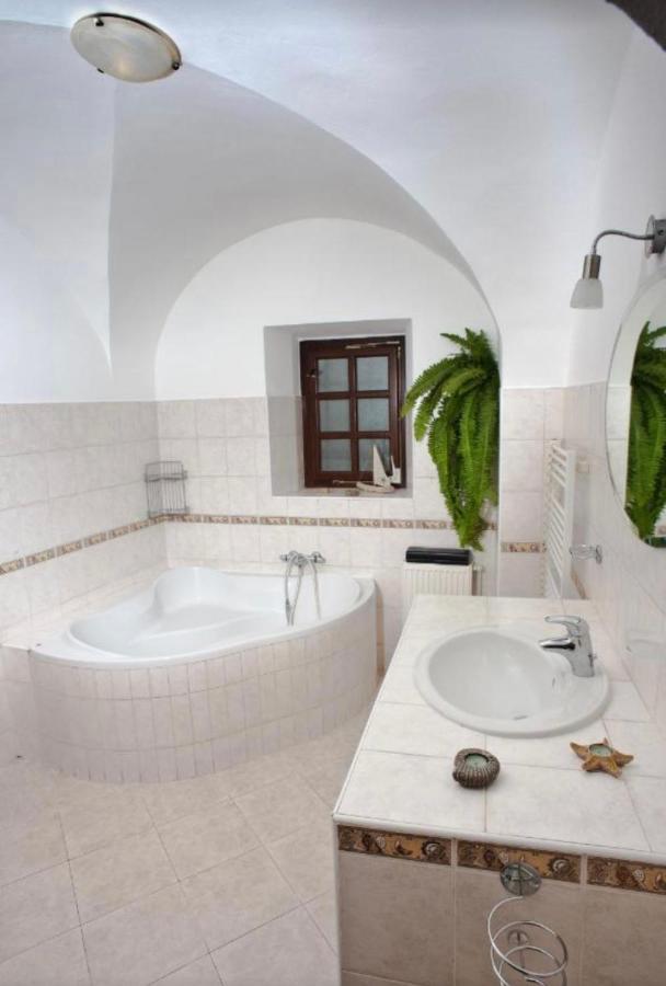 Vip Miku Apartman 2 Mikulov Dış mekan fotoğraf